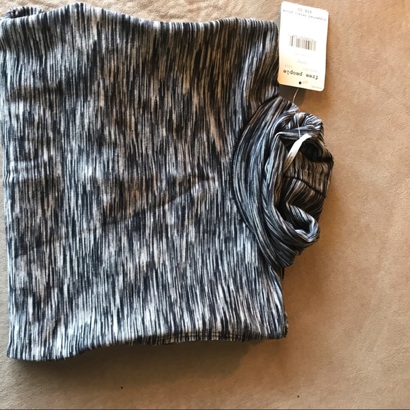 Free People NWT Black and White Sweater - Picture 2 of 6